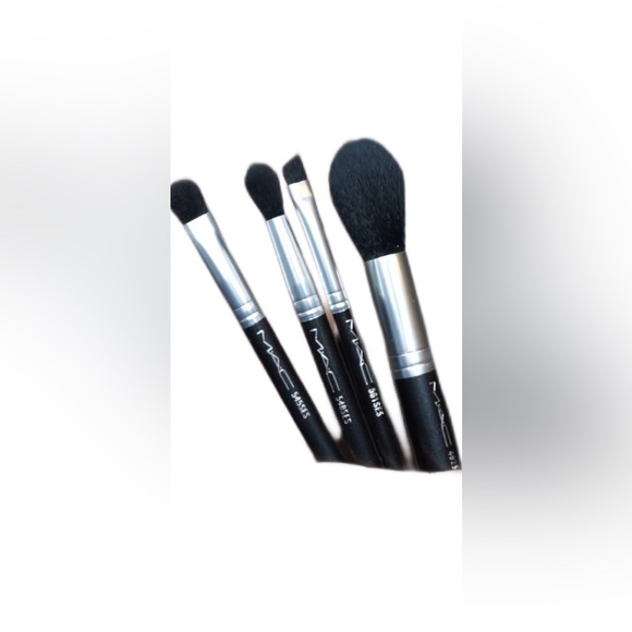 MAC ❤️ LMTD ED ❤️ Look in a Box BASIC 4 BRUSH SET ❤️ HUGE Lipstick Holder ❤️ NIB - Picture 6 of 9